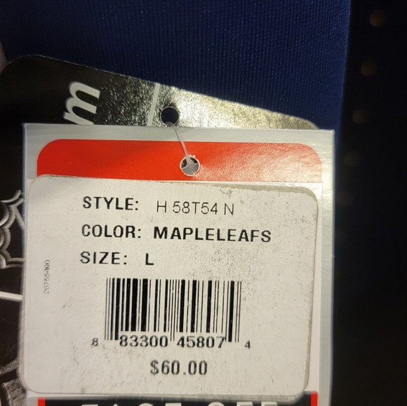 BNWT Toronto Maple Leafs Zipped Sweater - Picture 9 of 10